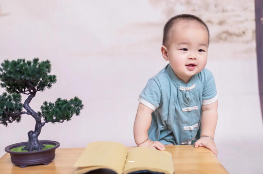 随县宝宝爱吐奶是什么原因